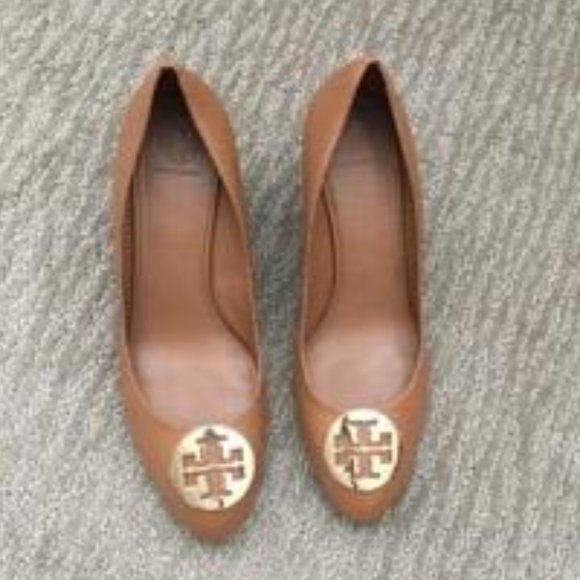 Tory Burch Sophie Gold Logo Wedges - Picture 5 of 7